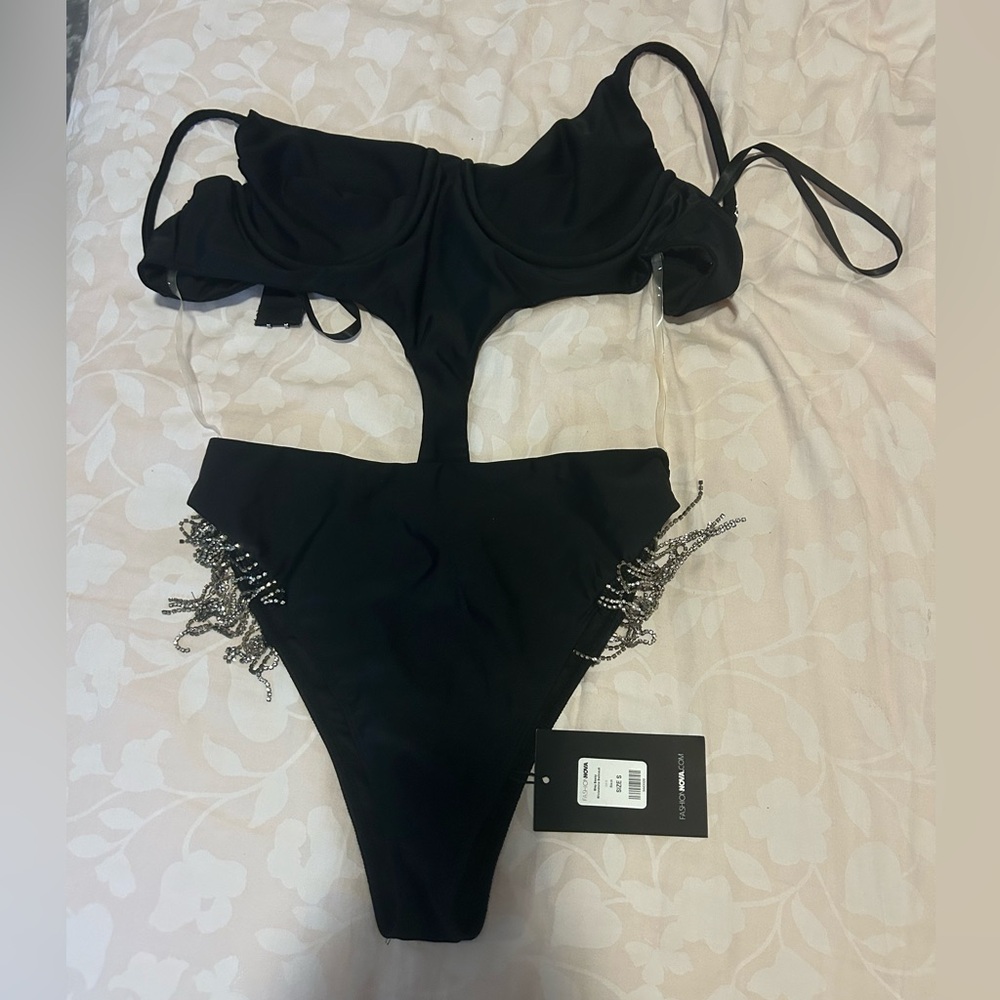 Fashion Nova Black Intimate Set